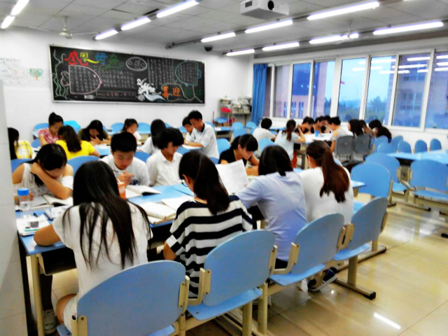 B40391ED133E99AD51B54881A9BBB451_meitu_1.jpg